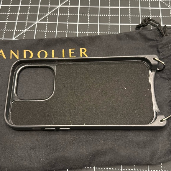 Bandolier  Sheila pyramid iPhone 14 Pro case black - Picture 3 of 3